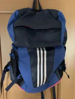 adidas ストライプデザイン リュック