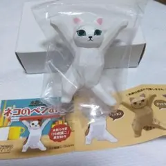 木彫りのネコのペンおき　シロネコ