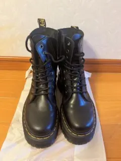 Dr.Martens JADON 8ホールブーツ