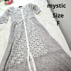 【おしゃれ⭐mystic】グレー　シアー　ロングワンピース　縁取り白　黒小さな柄