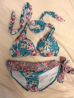 Billabong ビキニ セパレート水着 花柄 L - メルカリ