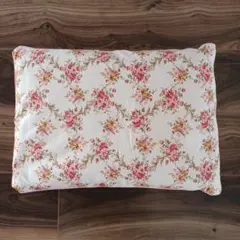 花柄枕 ホワイトとピンク32cm×47cm