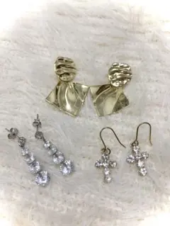 ラインストーンピアス ゴールド波状デザインピアス.クロスピアス３点セット