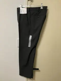 ユニクロ感動パンツ　ダークグレー　ウエスト76 股下70(補正有) 新品のサムネイル