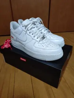 Nike Air Force 1 Supreme ホワイトのサムネイル