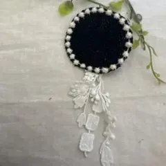 ＊ハンドメイドミナペルホネン黒タンバリンブローチフリンジレース