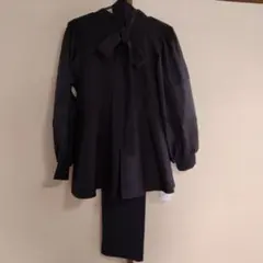 黒 リボン付き パンツスーツ