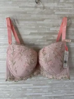 F70」トリンプ チャーミングラマー スリムライン フローラルハグ ブラジャー