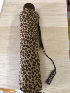 ✳️タグ付き　ボッテガヴェネタ　ヒョウ柄　廃盤　折りたたみ傘 木製ハンドル　未使用