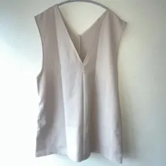 お値下げ中　アースミュージック&エコロジー アイボリー　Vネック ベスト