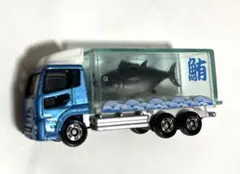 UDトラックス クオン 金色サメ運搬トラック - メルカリ