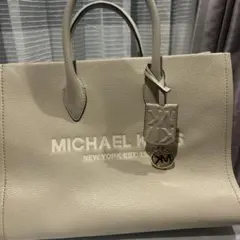 最終値下げ MICHAEL KORS ホワイト トートバッグ - メルカリ