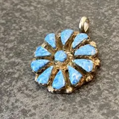 ターコイズ ペンダント STERLING ナバホ風 小粒 鮮やかブルー - メルカリ