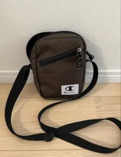 Champion チャンピオン ショルダーバッグ ブラウンのサムネイル