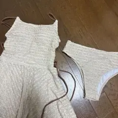 ベージュ セパレート水着 フリルデザイン