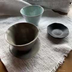 【匿名配送料込】井山三希子さんの小さなマグカップとオーバールプレート　未使用 井山三希子 うつわと暮らし」 2025.5.16(金)-5.20(火) – KOHORO