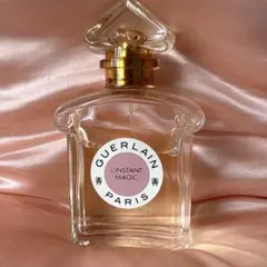 GUERLAIN L'INSTANT MAGIC 香水のサムネイル