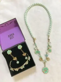 値下げ‼️総額69700円‼️アナスイ グリーンパール　ネックレバングル　イヤリング