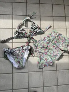 【JILLSTUATE】花柄フリルセパレート水着（スカート付き）