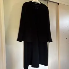 黒のワンピーススーツ ジャケット付き