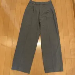 UNIQLO グレー ワイドパンツ Mサイズ