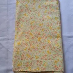 花柄プリント綿生地 約110cm×120
