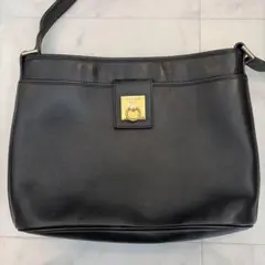 CELINE ブラックレザー ショルダーバッグ