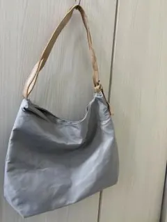 グレー　ナイロントートバッグ　新品未使用