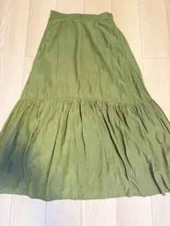 earth music&ecology オリーブグリーン フレアスカート