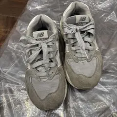 New Balance 57/40 グレー スニーカー