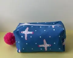 ハンドメイドポーチ/化粧ポーチ/ブルー鳥柄ドット／内側ピンク/ポンポン付