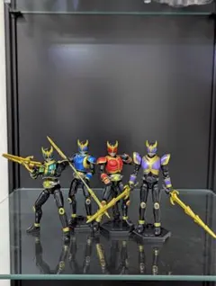 仮面ライダークウガ フィギュア 4体セット