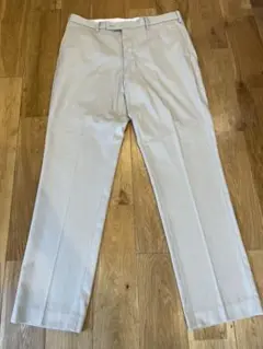 ユニクロ UNIQLOライトベージュ パンツ　W82