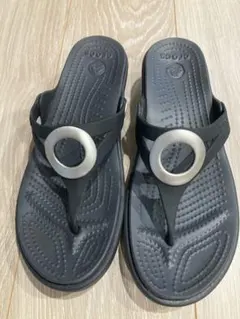 crocs レディース トングサンダル ブラック W7のサムネイル