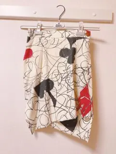 【値下中】【美品】Vivienne Westwood トランプ柄　スカートのサムネイル