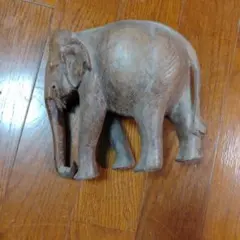 木製象の彫刻 茶色