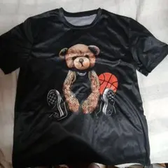 クマとバスケットボール Tシャツ