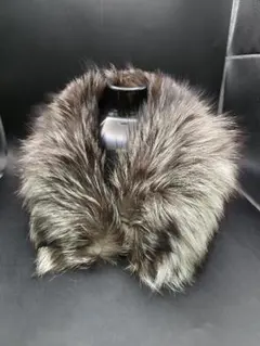 ゆうパケット× sagafurs サガファー ムーンバット ファー ショール マフラー ティペット 高級 上質 フェミニン 灰色/グレー #f10a011 FURLA×sagafurs 高級リアルファー ティペット 76cm 極美品 - メルカリ