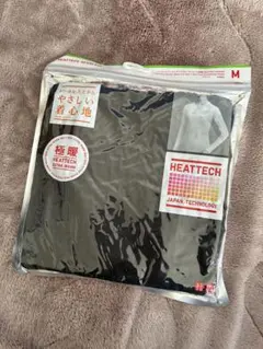 ユニクロ　極暖　ヒートテック　シームレスリブクルーネックT Mサイズ　ブラック