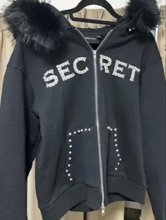 即完売‼️ヤングパトラ着用 SECRET ファー付きジッパーパーカー - メルカリ