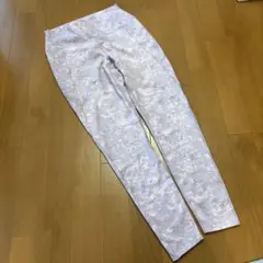 新品未使用　ユニクロ　レギンスパンツ　ヨガパンツ　ピンク　レイ　ナカニシ