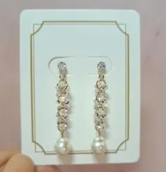 ファルファーレビーズ×パールの揺れるピアス