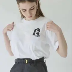 girlish ガーリッシュ　ぺプラムニット　ホワイト girlish ガーリッシュSt.cecilia ぺプラムニット/ ホワイト