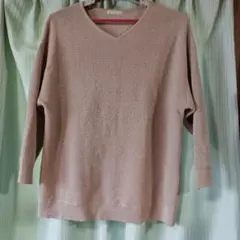 ベージュ Vネック 長袖ニットセーター