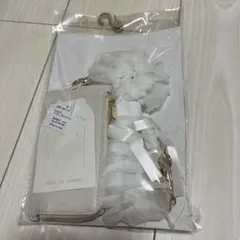 辻希望　しまむら　スマホショルダー　ホワイト