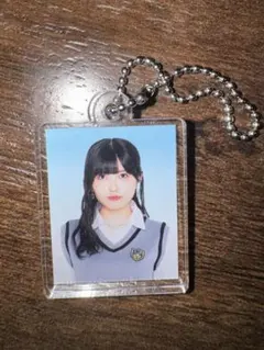 BEYOOOOONDS 西田汐里 ハロショ 証明写真風キーホルダーのサムネイル