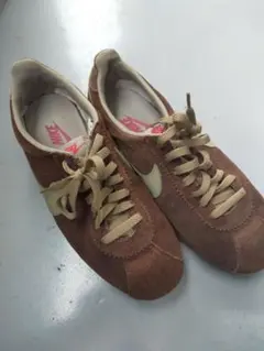 NIKE ブラウン スエード スニーカー
