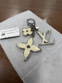 美品❗️ Louis Vuitton モノグラム 限定フラワーチャーム付き 美品！LOUIS VUITTON モノグラム・フラワー・チャーム