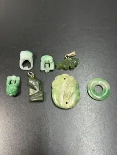 翡翠細工 天然石 ルース 宝石 ペンダントトップ ヒスイ カラーストーン 色石