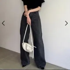 スナイデル コクーンディティールデニムパンツ